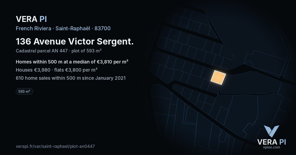 136 Avenue Victor Sergent, Saint-Raphaël at night – the plot lit, the parcels around coloured by the prices near them