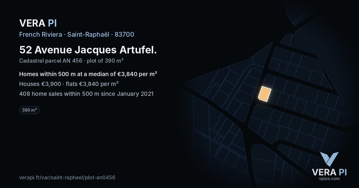 52 Avenue Jacques Artufel, Saint-Raphaël at night – the plot lit, the parcels around coloured by the prices near them