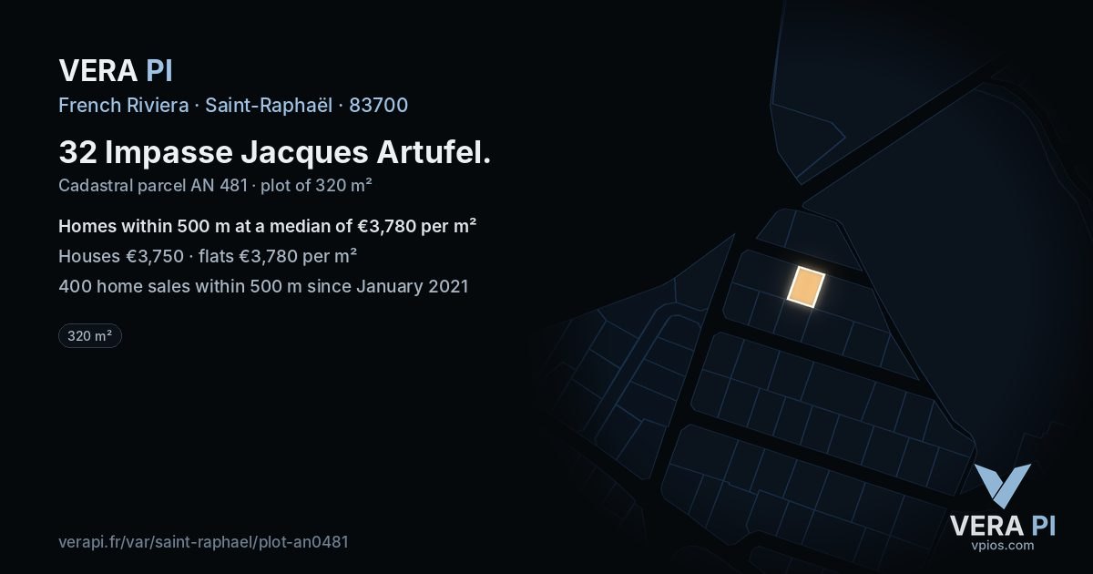 32 Impasse Jacques Artufel, Saint-Raphaël at night – the plot lit, the parcels around coloured by the prices near them