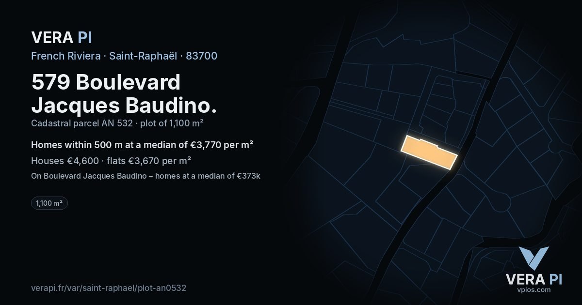 579 Boulevard Jacques Baudino, Saint-Raphaël at night – the plot lit, the parcels around coloured by the prices near them
