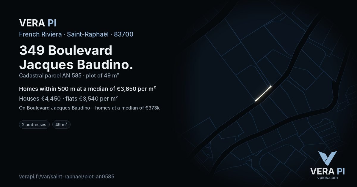 349 Boulevard Jacques Baudino, Saint-Raphaël at night – the plot lit, the parcels around coloured by the prices near them
