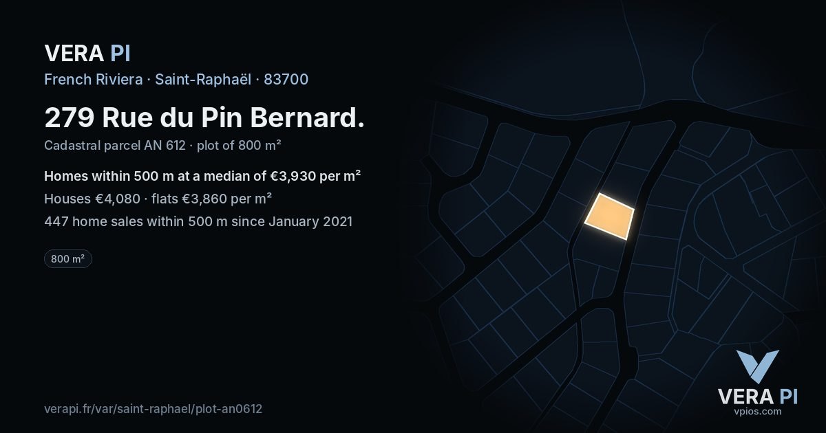 279 Rue du Pin Bernard, Saint-Raphaël at night – the plot lit, the parcels around coloured by the prices near them