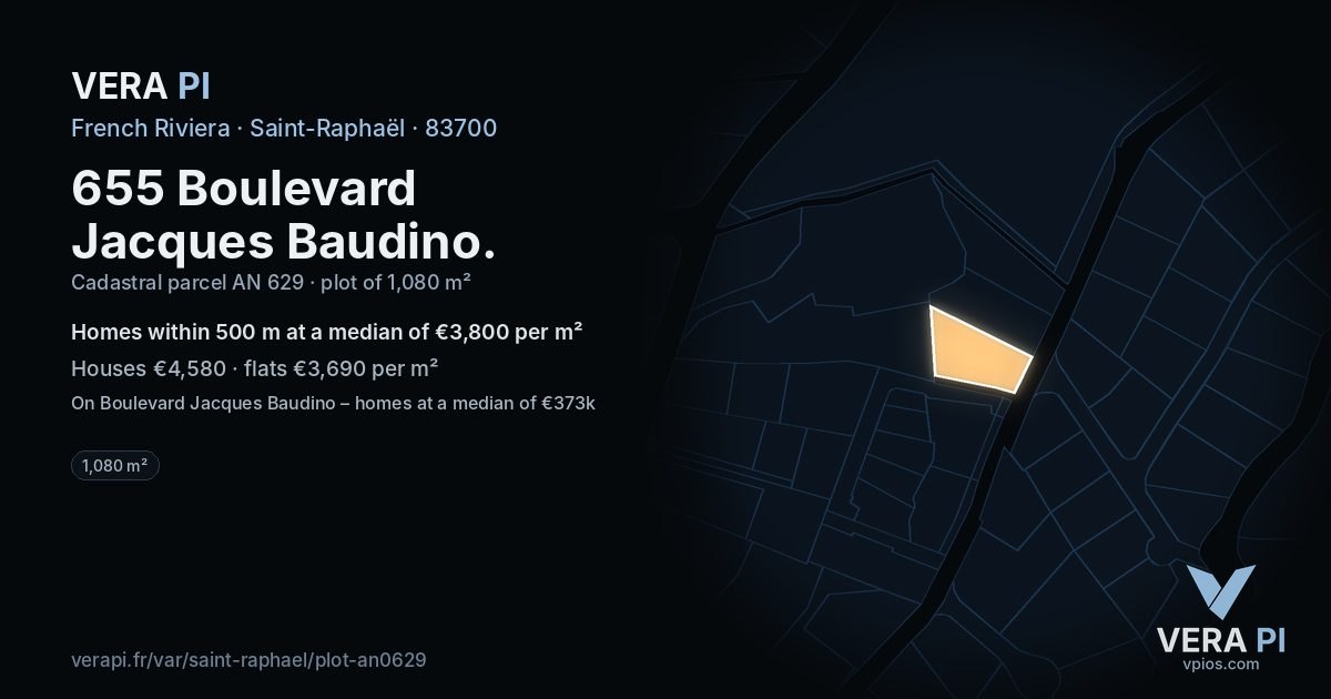 655 Boulevard Jacques Baudino, Saint-Raphaël at night – the plot lit, the parcels around coloured by the prices near them