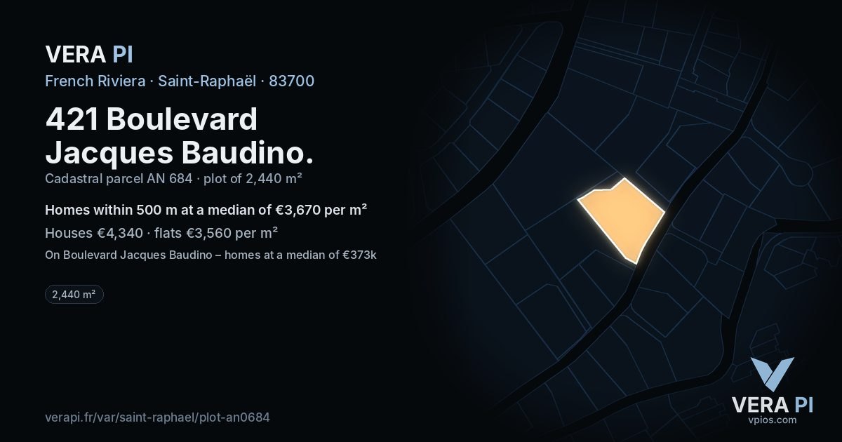421 Boulevard Jacques Baudino, Saint-Raphaël at night – the plot lit, the parcels around coloured by the prices near them