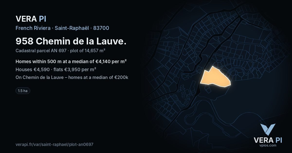 958 Chemin de la Lauve, Saint-Raphaël at night – the plot lit, the parcels around coloured by the prices near them