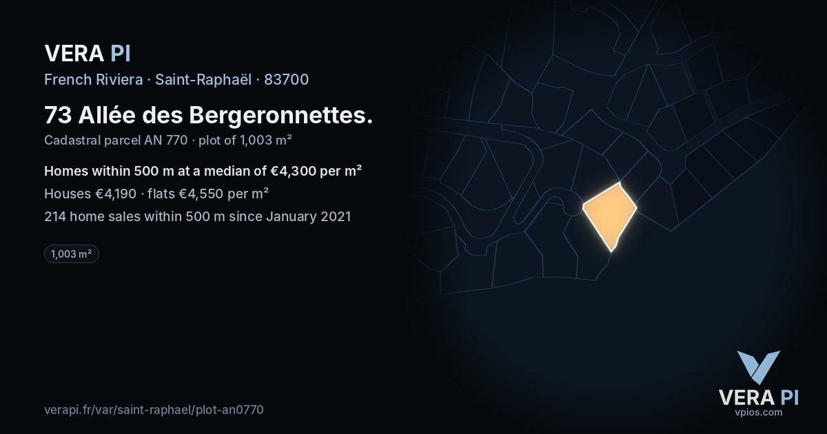 73 Allée des Bergeronnettes, Saint-Raphaël at night – the plot lit, the parcels around coloured by the prices near them