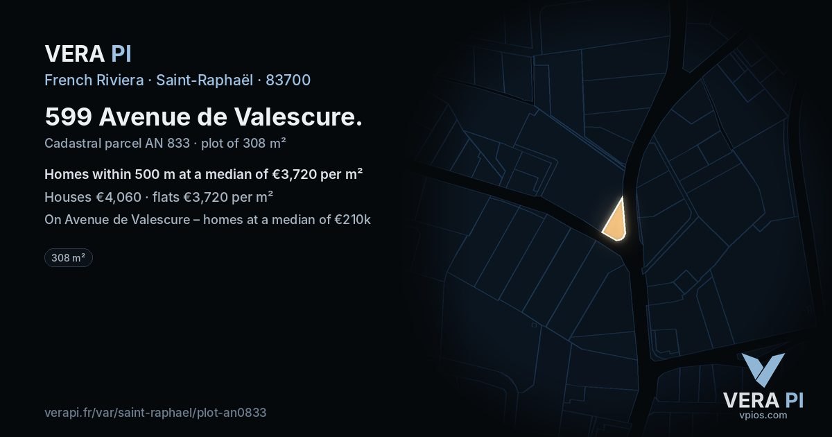 599 Avenue de Valescure, Saint-Raphaël at night – the plot lit, the parcels around coloured by the prices near them