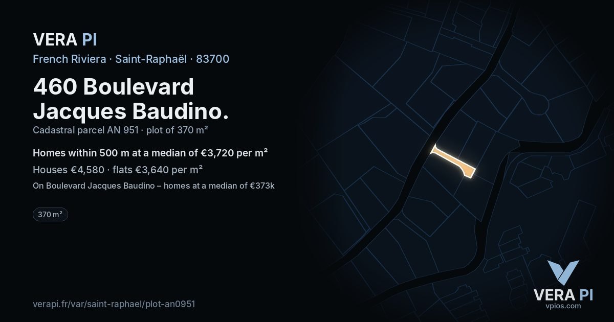 460 Boulevard Jacques Baudino, Saint-Raphaël at night – the plot lit, the parcels around coloured by the prices near them
