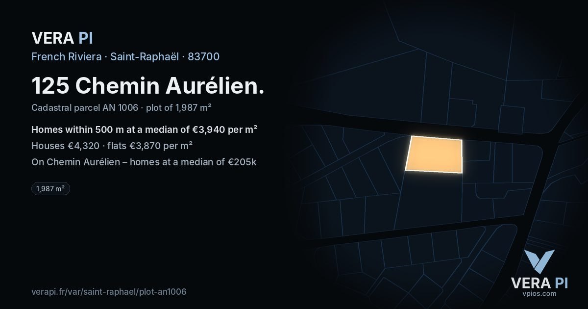 125 Chemin Aurélien, Saint-Raphaël at night – the plot lit, the parcels around coloured by the prices near them
