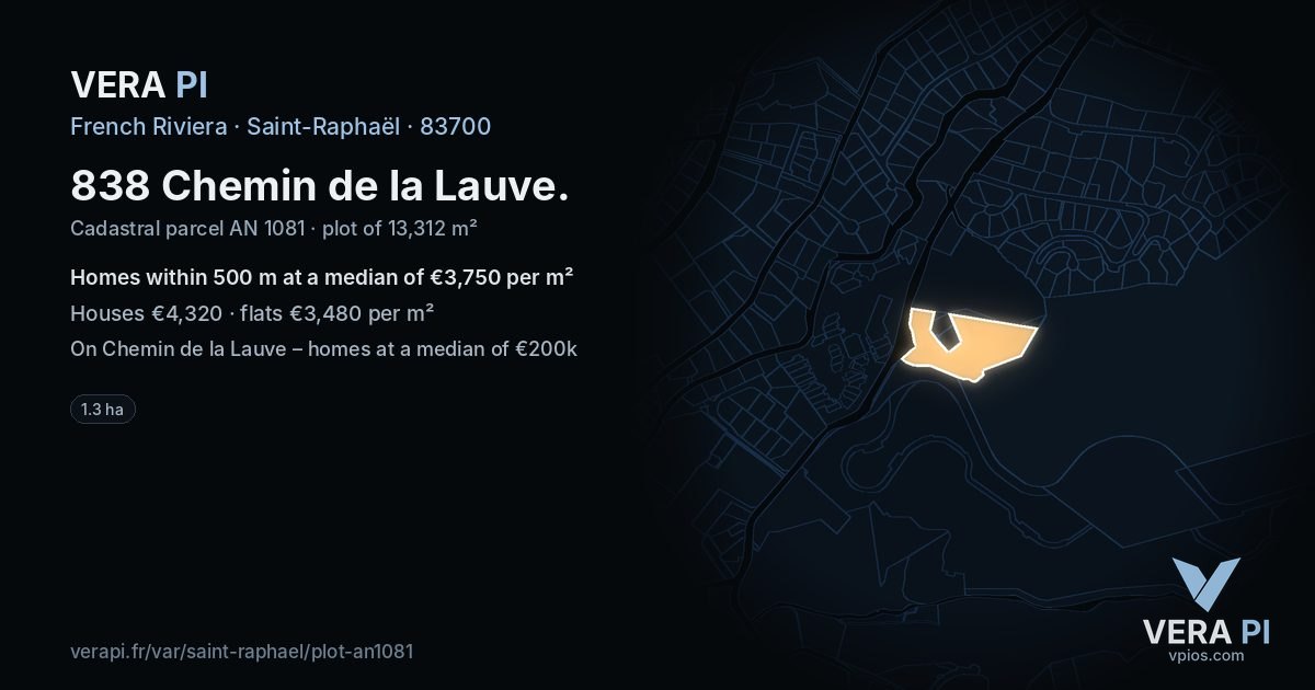 838 Chemin de la Lauve, Saint-Raphaël at night – the plot lit, the parcels around coloured by the prices near them