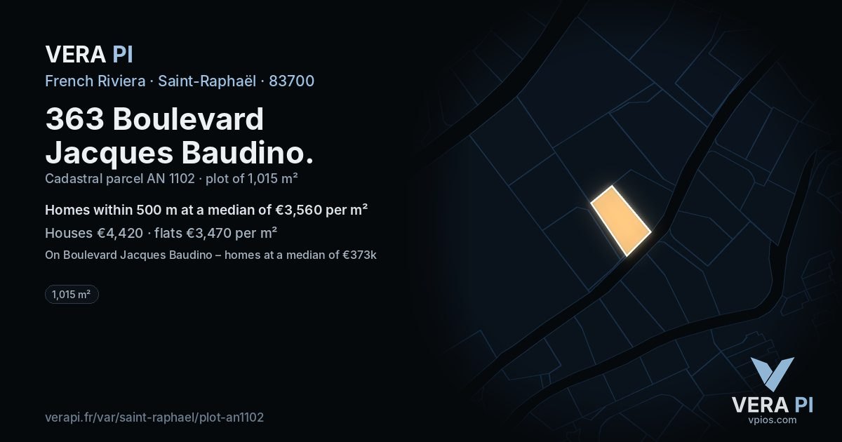 363 Boulevard Jacques Baudino, Saint-Raphaël at night – the plot lit, the parcels around coloured by the prices near them