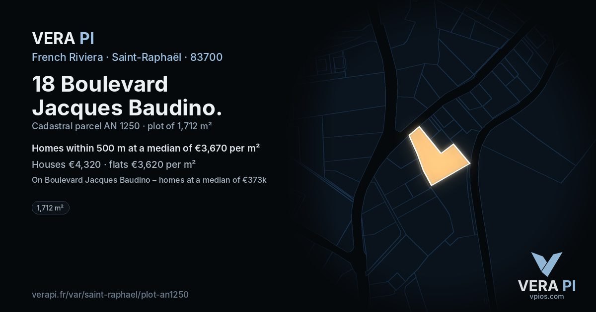 18 Boulevard Jacques Baudino, Saint-Raphaël at night – the plot lit, the parcels around coloured by the prices near them