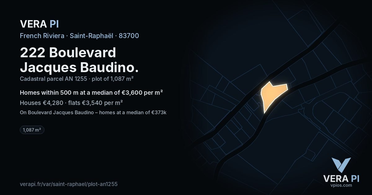 222 Boulevard Jacques Baudino, Saint-Raphaël at night – the plot lit, the parcels around coloured by the prices near them