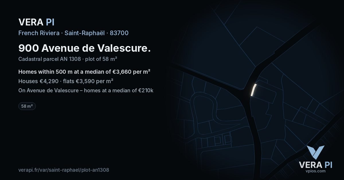 900 Avenue de Valescure, Saint-Raphaël at night – the plot lit, the parcels around coloured by the prices near them