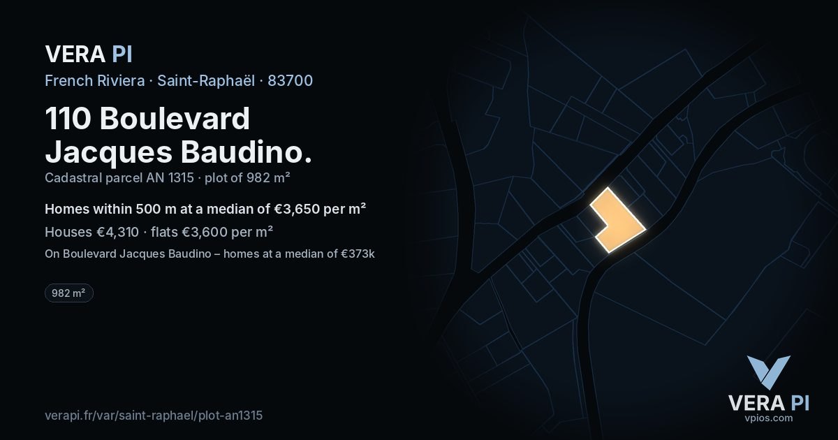 110 Boulevard Jacques Baudino, Saint-Raphaël at night – the plot lit, the parcels around coloured by the prices near them
