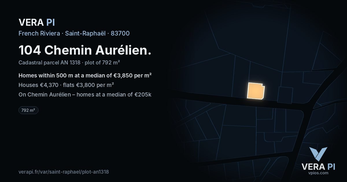 104 Chemin Aurélien, Saint-Raphaël at night – the plot lit, the parcels around coloured by the prices near them