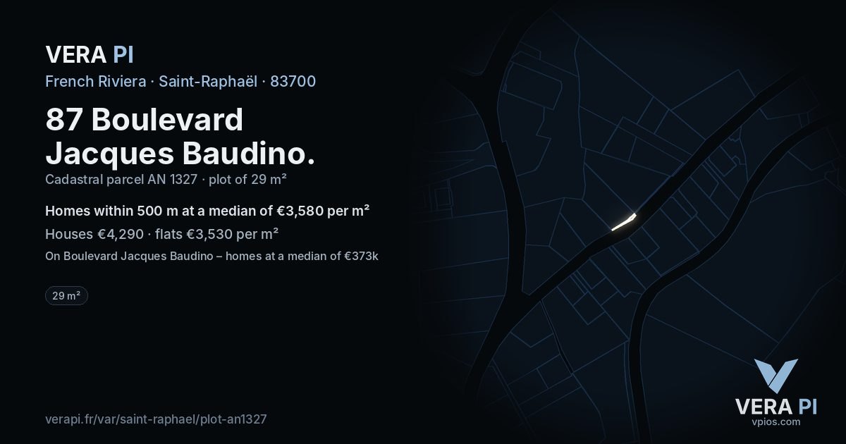 87 Boulevard Jacques Baudino, Saint-Raphaël at night – the plot lit, the parcels around coloured by the prices near them