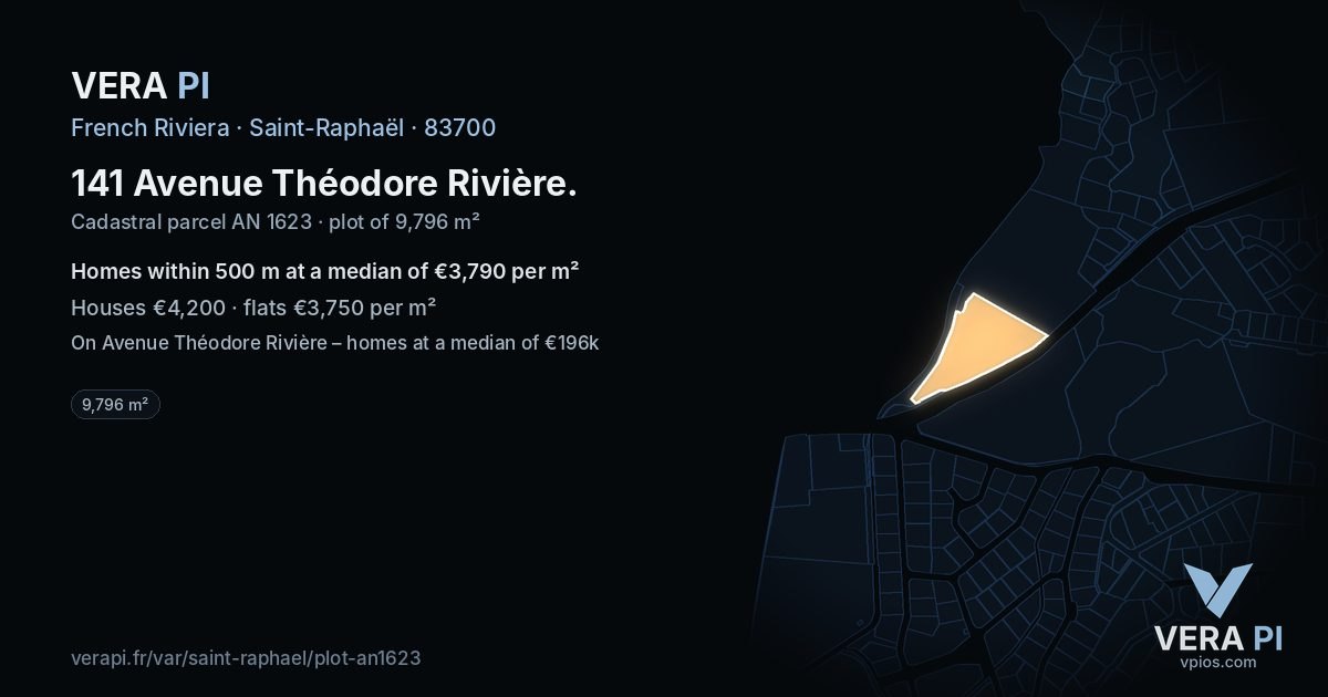 141 Avenue Théodore Rivière, Saint-Raphaël at night – the plot lit, the parcels around coloured by the prices near them