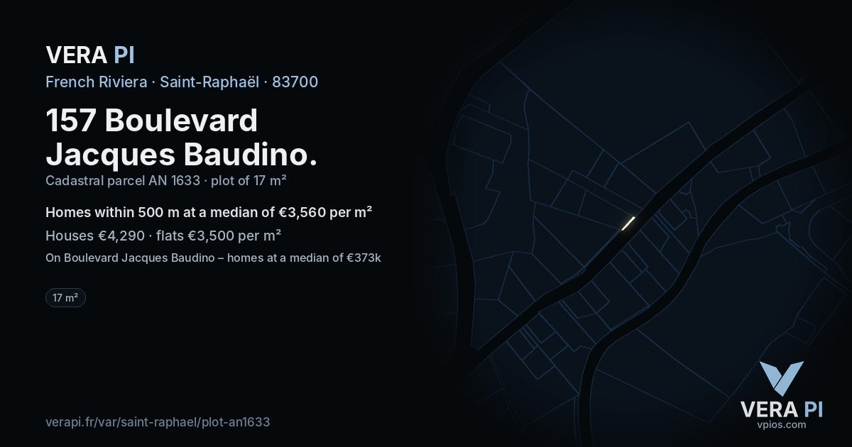 157 Boulevard Jacques Baudino, Saint-Raphaël at night – the plot lit, the parcels around coloured by the prices near them