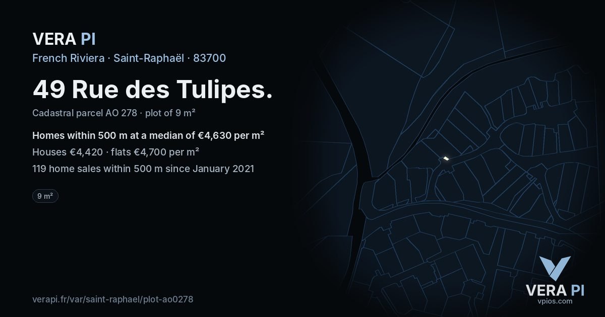 49 Rue des Tulipes, Saint-Raphaël at night – the plot lit, the parcels around coloured by the prices near them