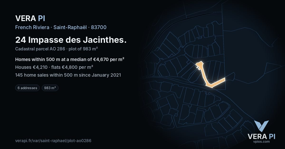 24 Impasse des Jacinthes, Saint-Raphaël at night – the plot lit, the parcels around coloured by the prices near them