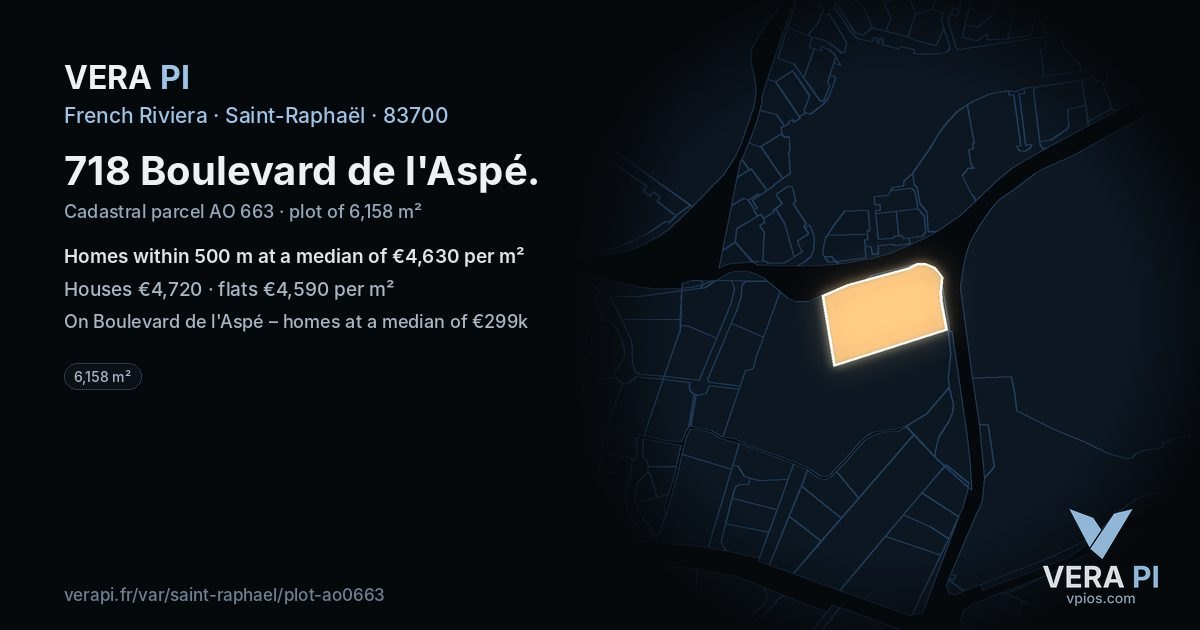 718 Boulevard de l'Aspé, Saint-Raphaël at night – the plot lit, the parcels around coloured by the prices near them