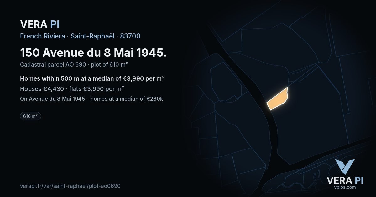 150 Avenue du 8 Mai 1945, Saint-Raphaël at night – the plot lit, the parcels around coloured by the prices near them