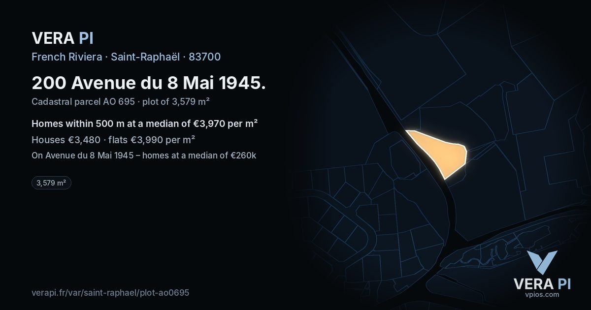 200 Avenue du 8 Mai 1945, Saint-Raphaël at night – the plot lit, the parcels around coloured by the prices near them