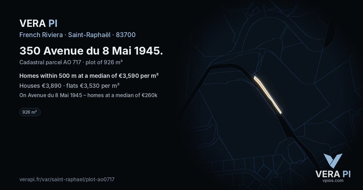 350 Avenue du 8 Mai 1945, Saint-Raphaël at night – the plot lit, the parcels around coloured by the prices near them