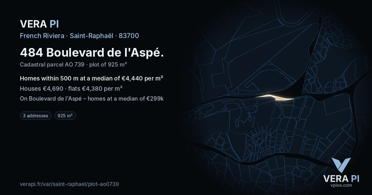 484 Boulevard de l'Aspé, Saint-Raphaël at night – the plot lit, the parcels around coloured by the prices near them