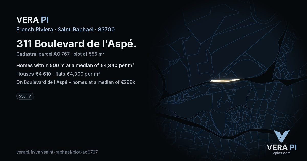 311 Boulevard de l'Aspé, Saint-Raphaël at night – the plot lit, the parcels around coloured by the prices near them