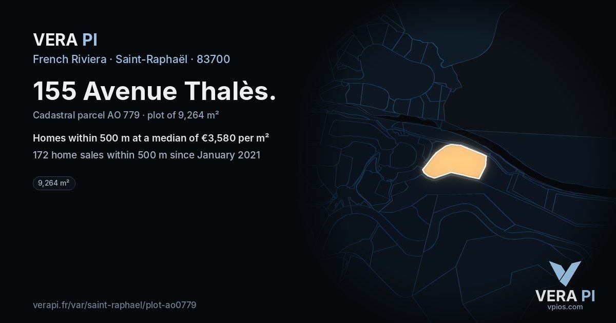 155 Avenue Thalès, Saint-Raphaël at night – the plot lit, the parcels around coloured by the prices near them