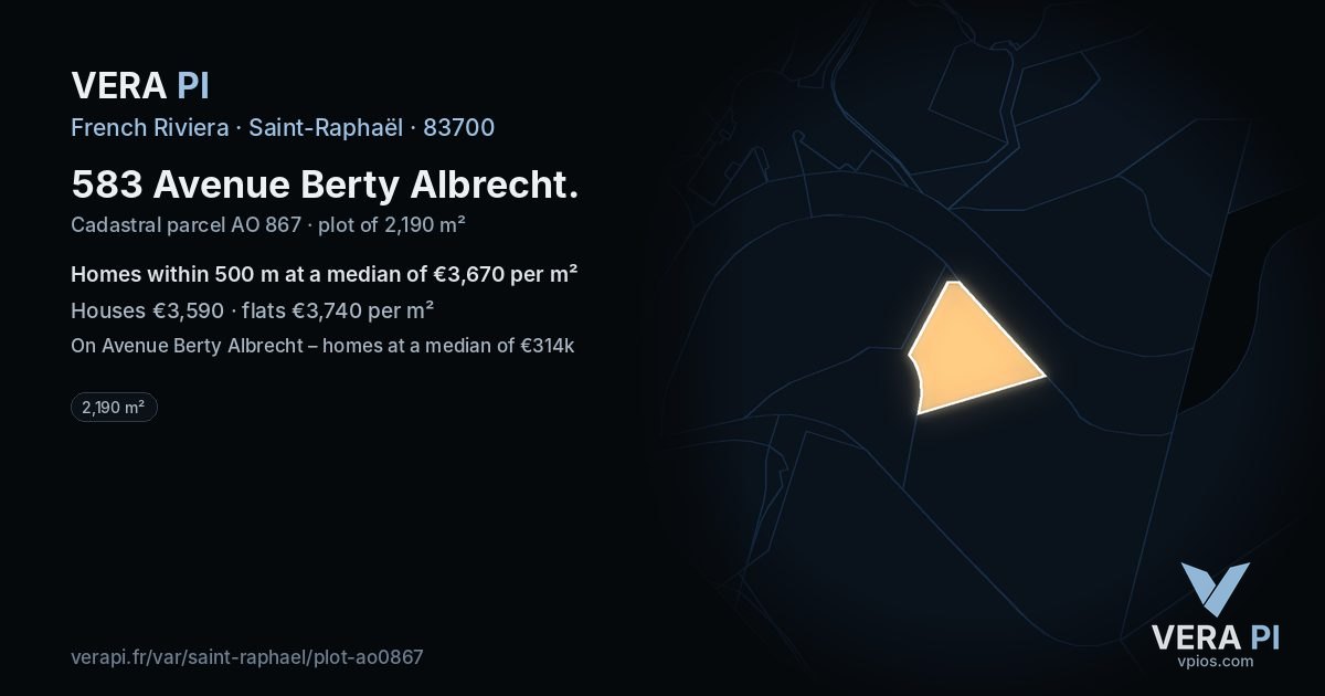 583 Avenue Berty Albrecht, Saint-Raphaël at night – the plot lit, the parcels around coloured by the prices near them