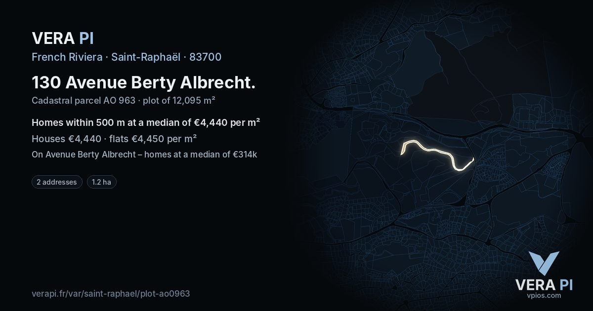 130 Avenue Berty Albrecht, Saint-Raphaël at night – the plot lit, the parcels around coloured by the prices near them