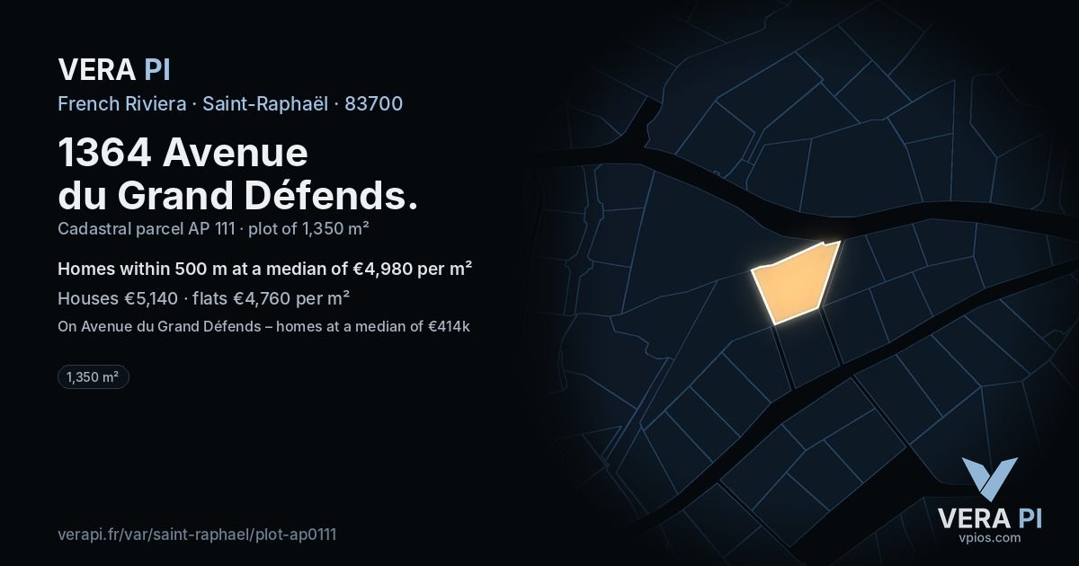 1364 Avenue du Grand Défends, Saint-Raphaël at night – the plot lit, the parcels around coloured by the prices near them