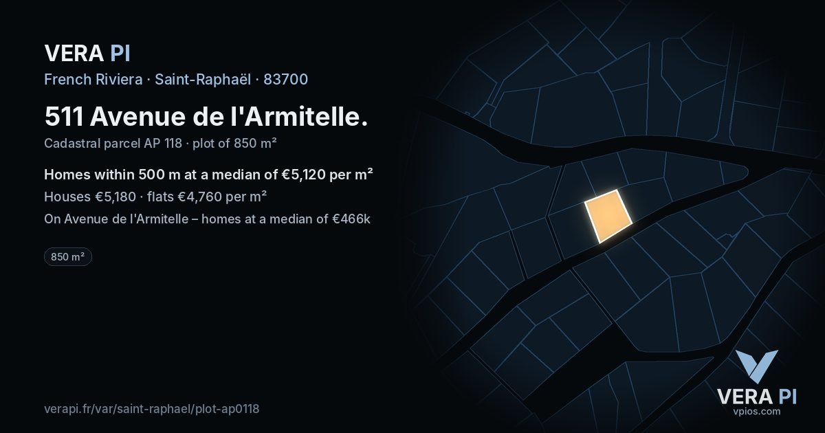 511 Avenue de l'Armitelle, Saint-Raphaël at night – the plot lit, the parcels around coloured by the prices near them