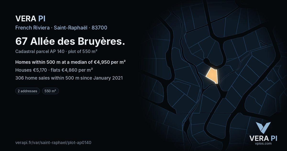 67 Allée des Bruyères, Saint-Raphaël at night – the plot lit, the parcels around coloured by the prices near them