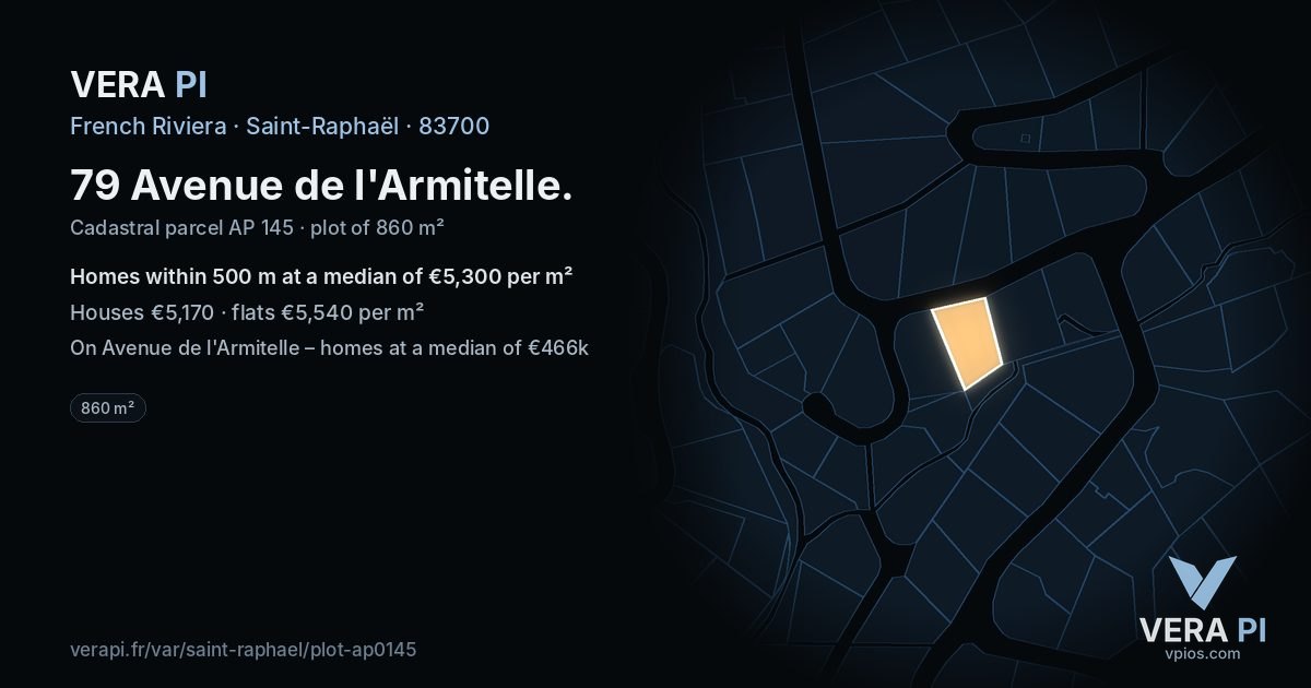 79 Avenue de l'Armitelle, Saint-Raphaël at night – the plot lit, the parcels around coloured by the prices near them