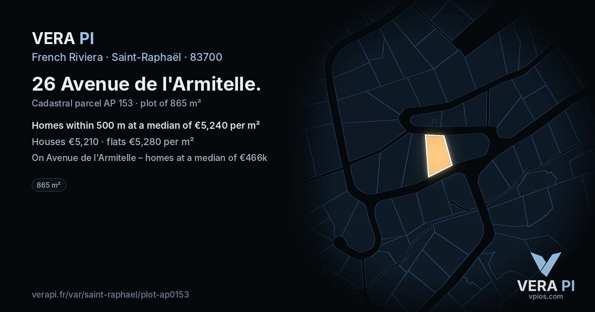 26 Avenue de l'Armitelle, Saint-Raphaël at night – the plot lit, the parcels around coloured by the prices near them