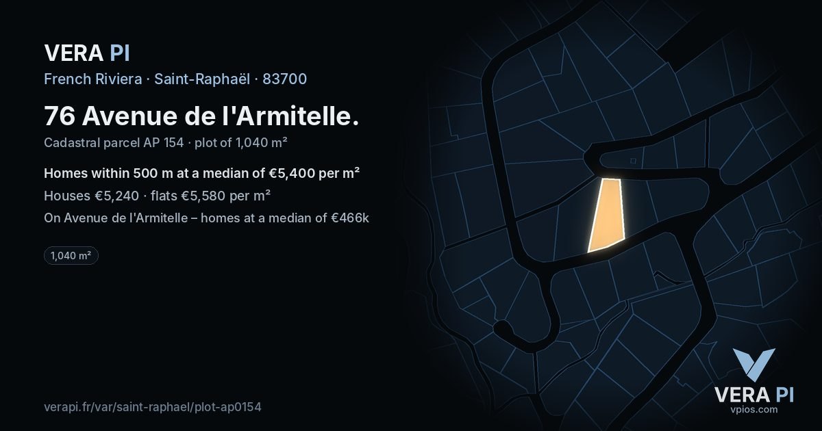 76 Avenue de l'Armitelle, Saint-Raphaël at night – the plot lit, the parcels around coloured by the prices near them