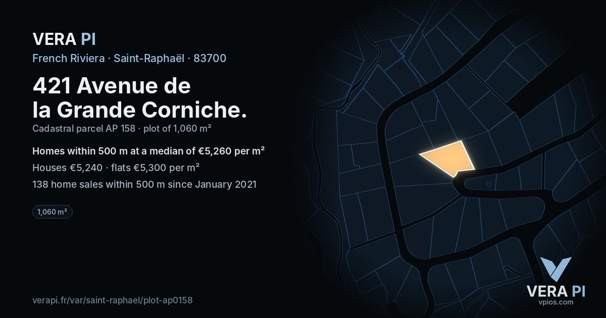 421 Avenue de la Grande Corniche, Saint-Raphaël at night – the plot lit, the parcels around coloured by the prices near them