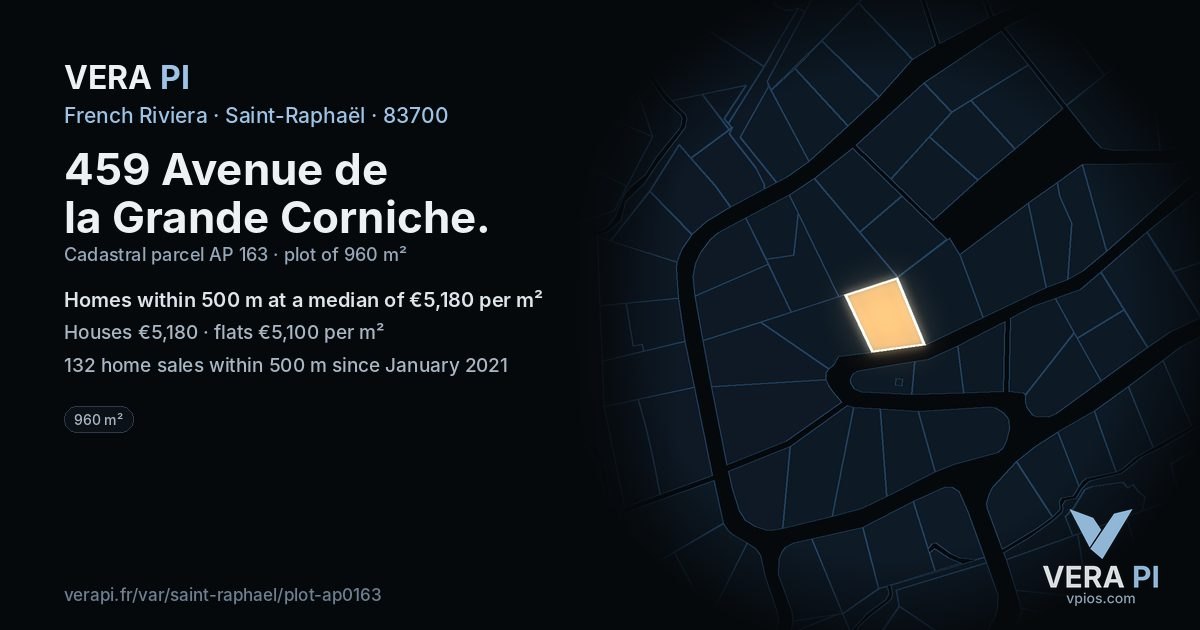 459 Avenue de la Grande Corniche, Saint-Raphaël at night – the plot lit, the parcels around coloured by the prices near them