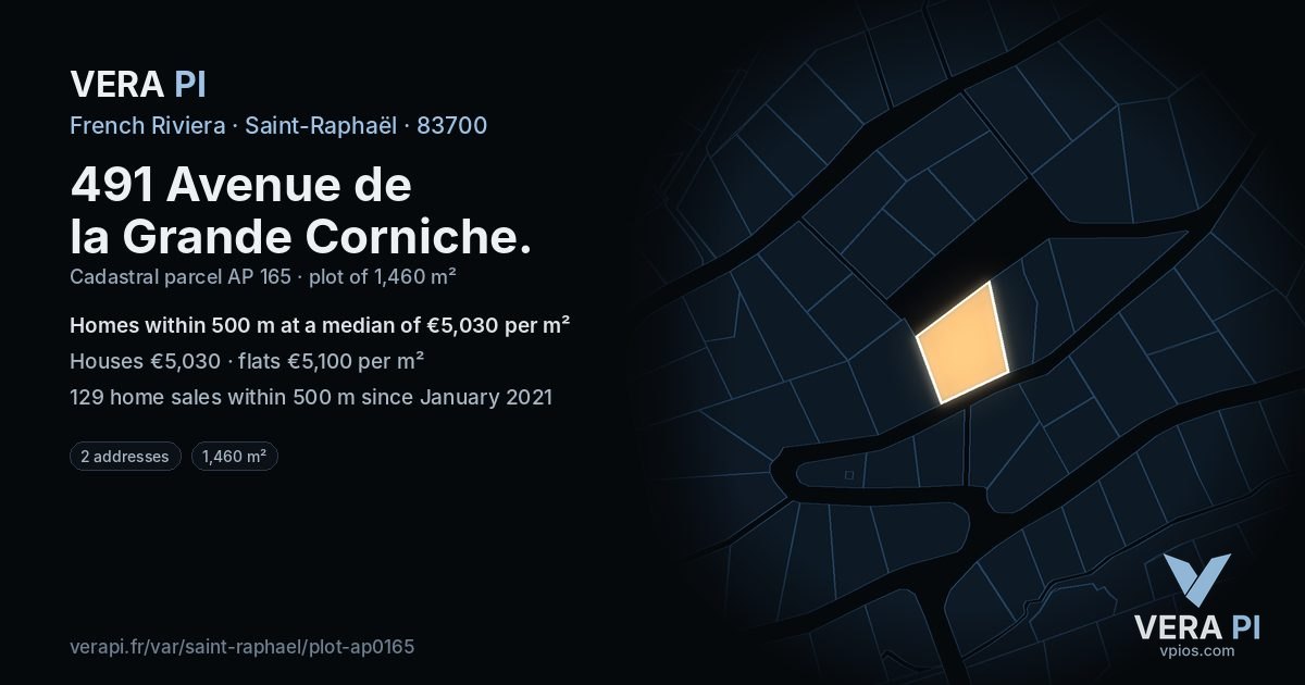 491 Avenue de la Grande Corniche, Saint-Raphaël at night – the plot lit, the parcels around coloured by the prices near them