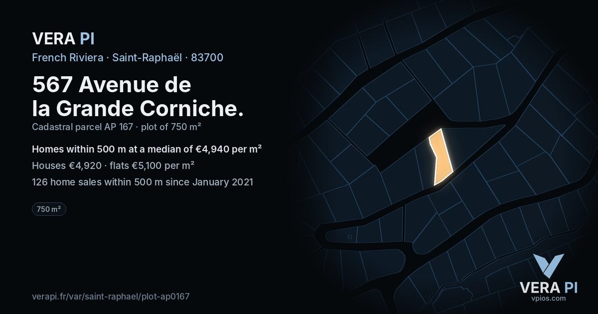 567 Avenue de la Grande Corniche, Saint-Raphaël at night – the plot lit, the parcels around coloured by the prices near them