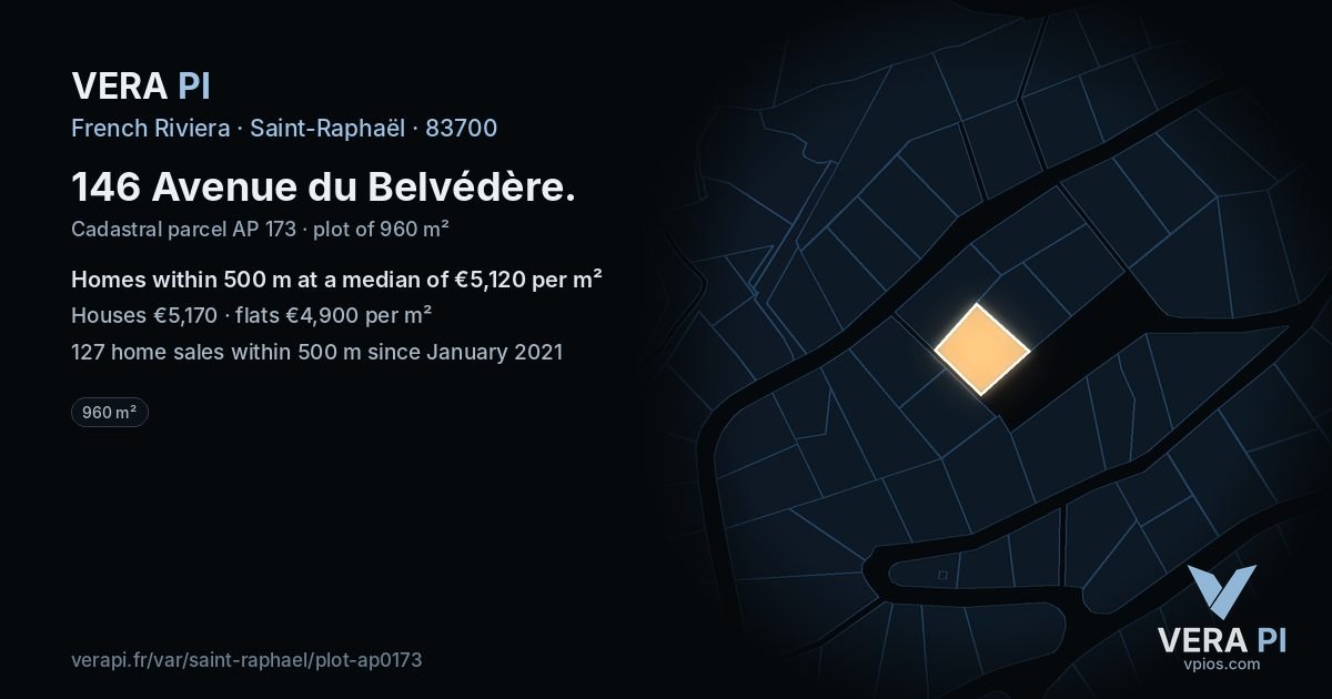 146 Avenue du Belvédère, Saint-Raphaël at night – the plot lit, the parcels around coloured by the prices near them