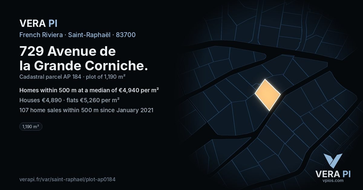 729 Avenue de la Grande Corniche, Saint-Raphaël at night – the plot lit, the parcels around coloured by the prices near them