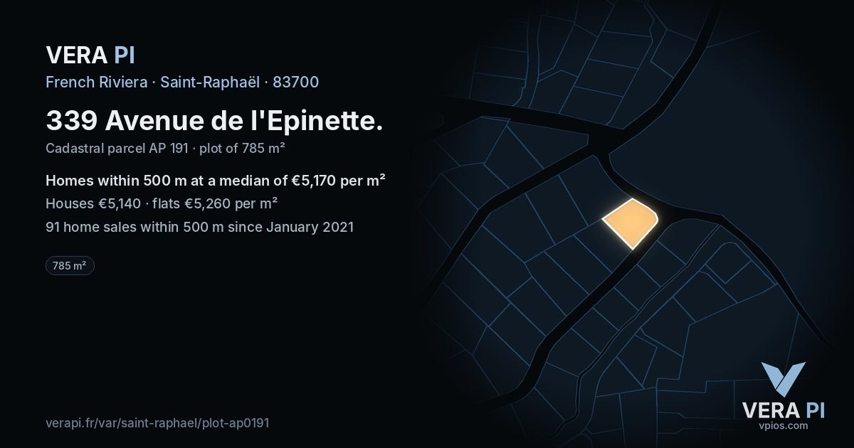 339 Avenue de l'Epinette, Saint-Raphaël at night – the plot lit, the parcels around coloured by the prices near them