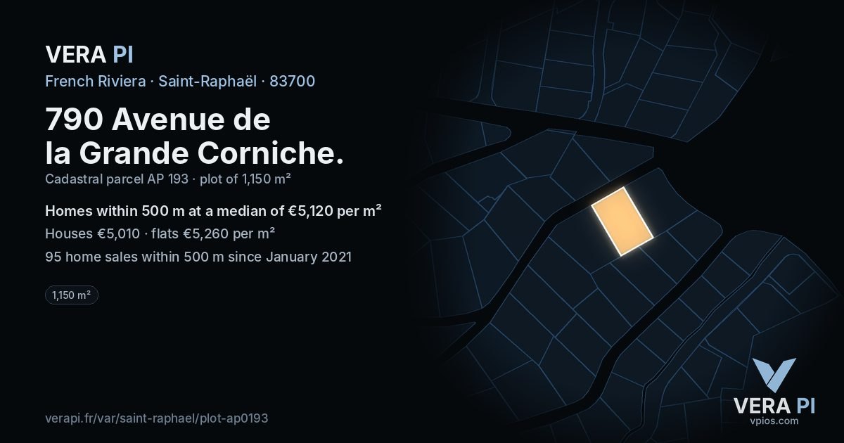 790 Avenue de la Grande Corniche, Saint-Raphaël at night – the plot lit, the parcels around coloured by the prices near them