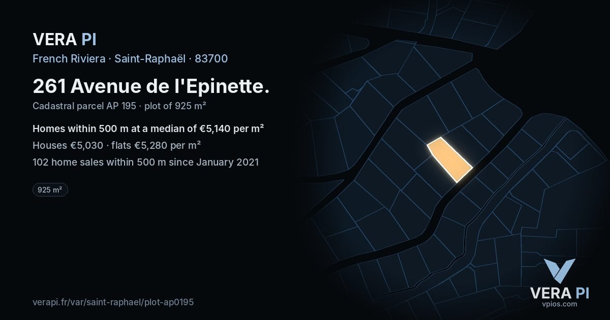 261 Avenue de l'Epinette, Saint-Raphaël at night – the plot lit, the parcels around coloured by the prices near them