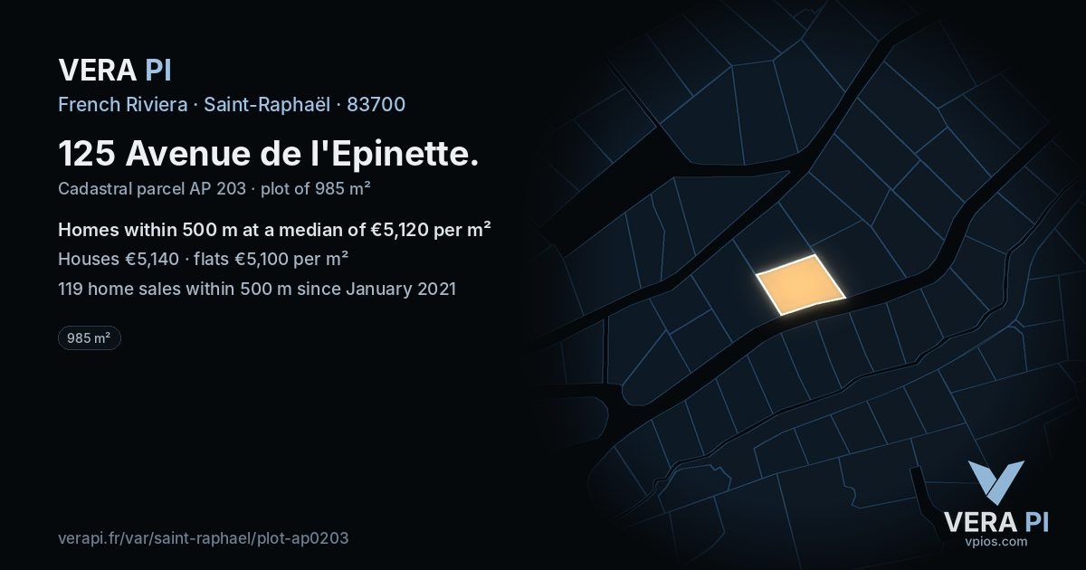125 Avenue de l'Epinette, Saint-Raphaël at night – the plot lit, the parcels around coloured by the prices near them